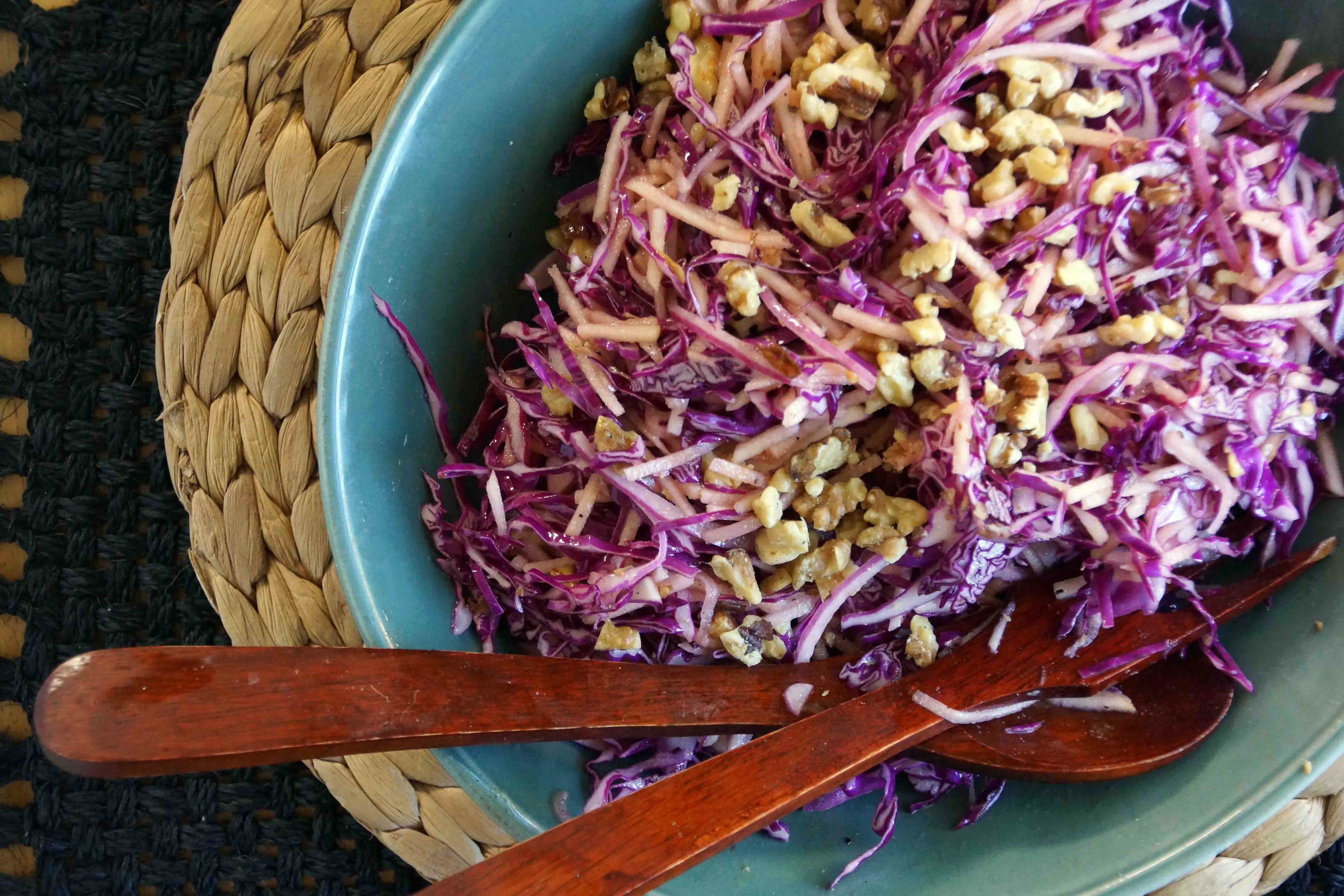 Red cabbage salad